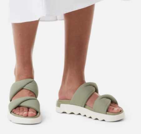 Sorel flip flops shop