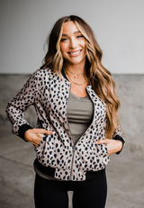 ESSENTIAL BOMBER JACKET