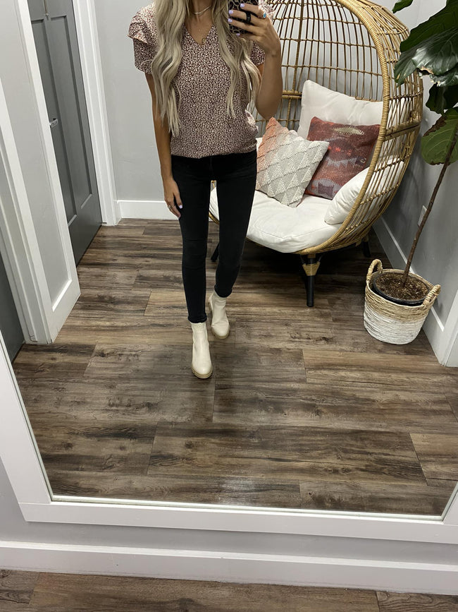 RUSSET FLUTTER SLEEVE DAISY BLOUSE