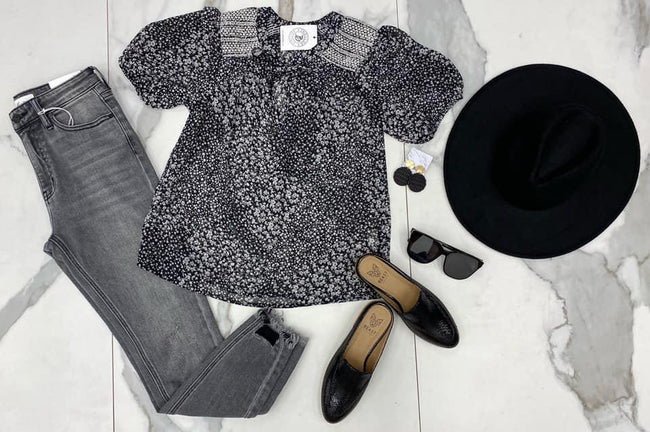 BLACK FLORAL STITCH BLOUSE
