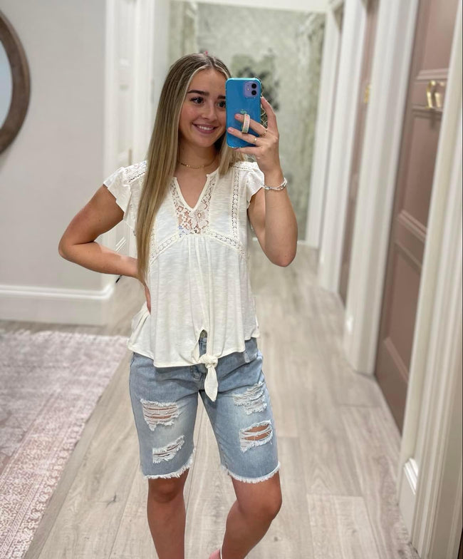 CREAM LACE TIE FRONT FLUTTER SLEEVE TOP