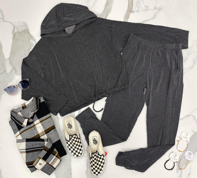 BLACK WASHED RIBBED HOODED TOP