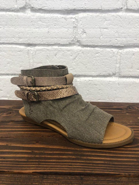 SMOKEY BROWN BUCKLED SANDALS