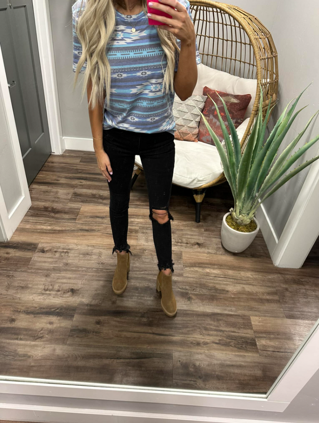 BLUE MIX AZTEC PATTERN BASIC TEE