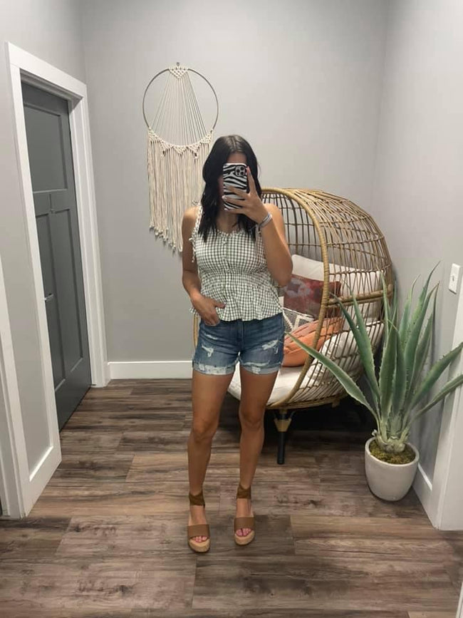 MID WASH GRAICIE SHORT