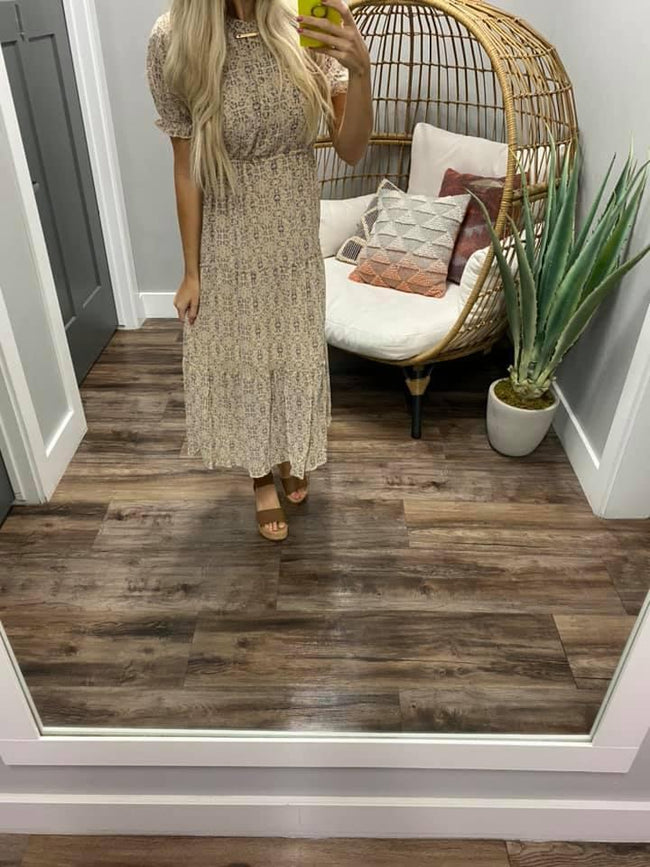 NATURAL TIERED FLORAL BUTTON DRESS