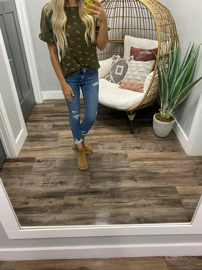 OLIVE PRINTED PUFF SLEEVE FLORAL TOP